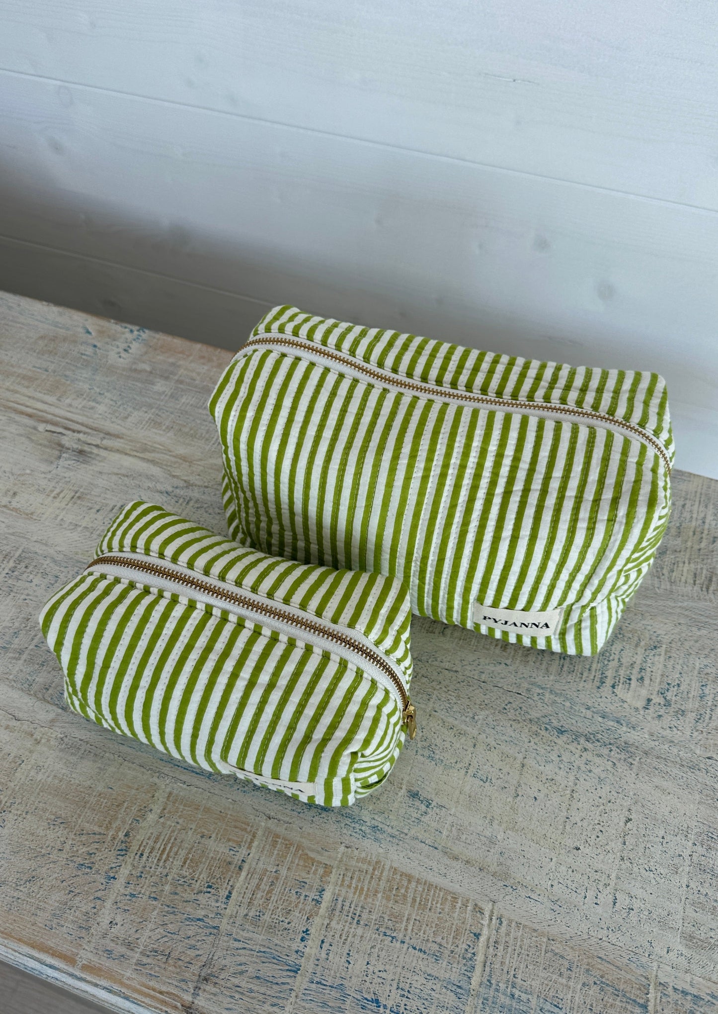 Necessaire Green Striped