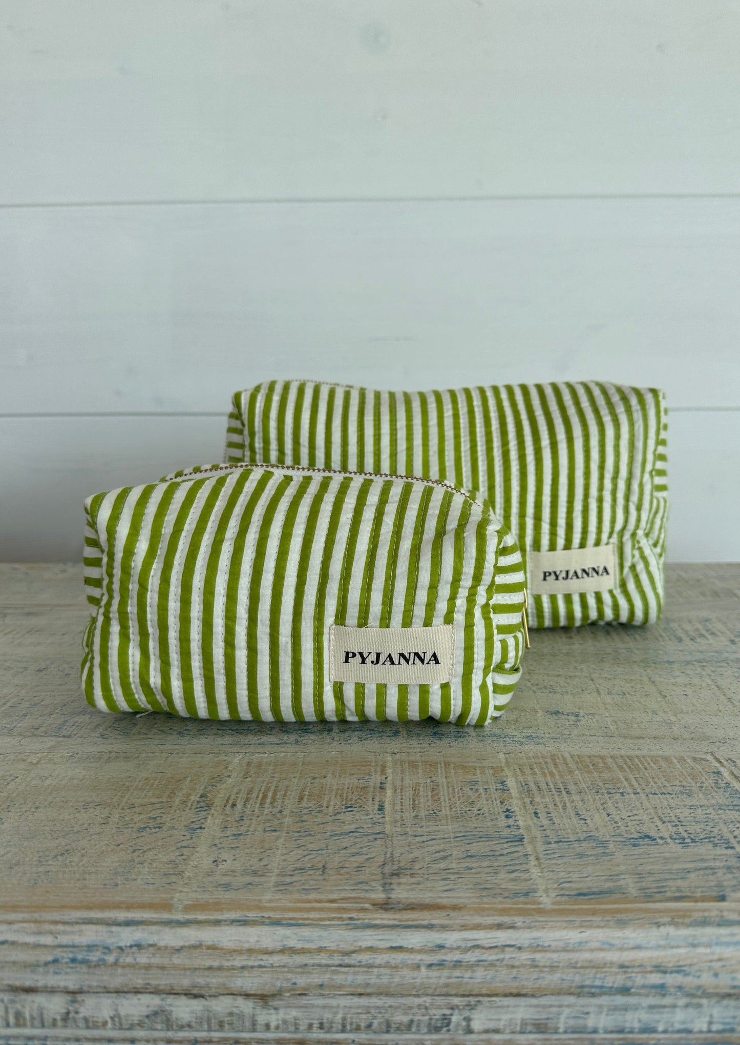 Necessaire Green Striped