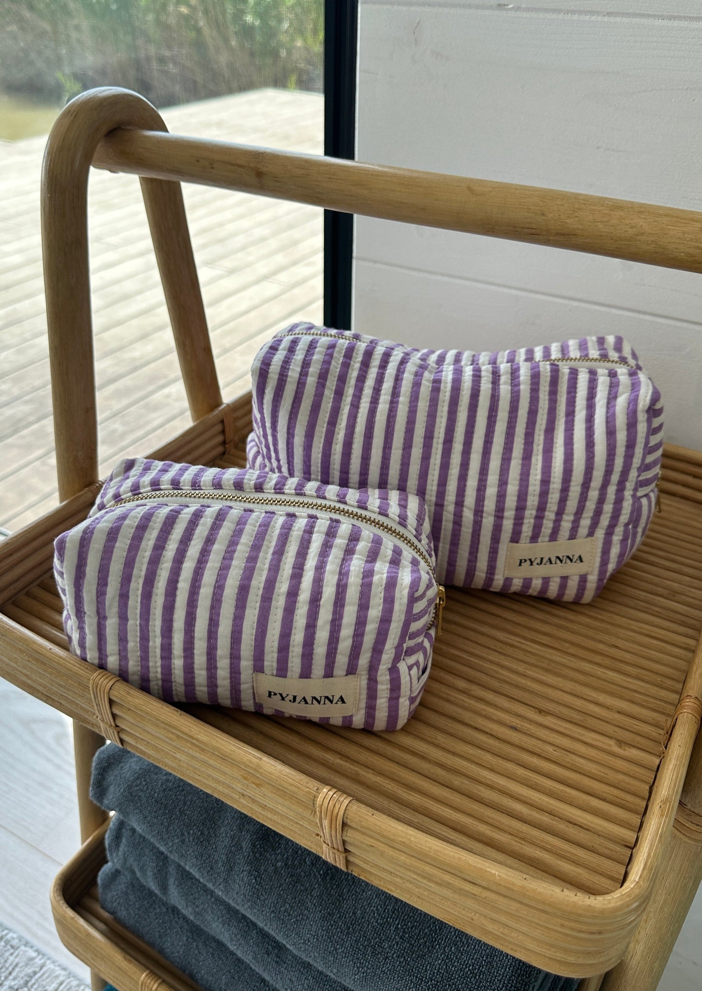 Necessaire Lilac Striped